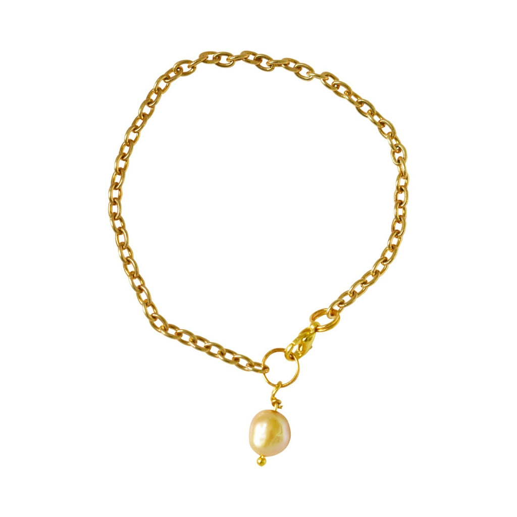 Gold freshwater pearl adjustable bracelet or anklet on gold plated chain | by Ifemi Jewels - tutto per te